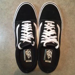 VANS OLD SKOOL PRO (BLACK SUEDE / SIZE 11)